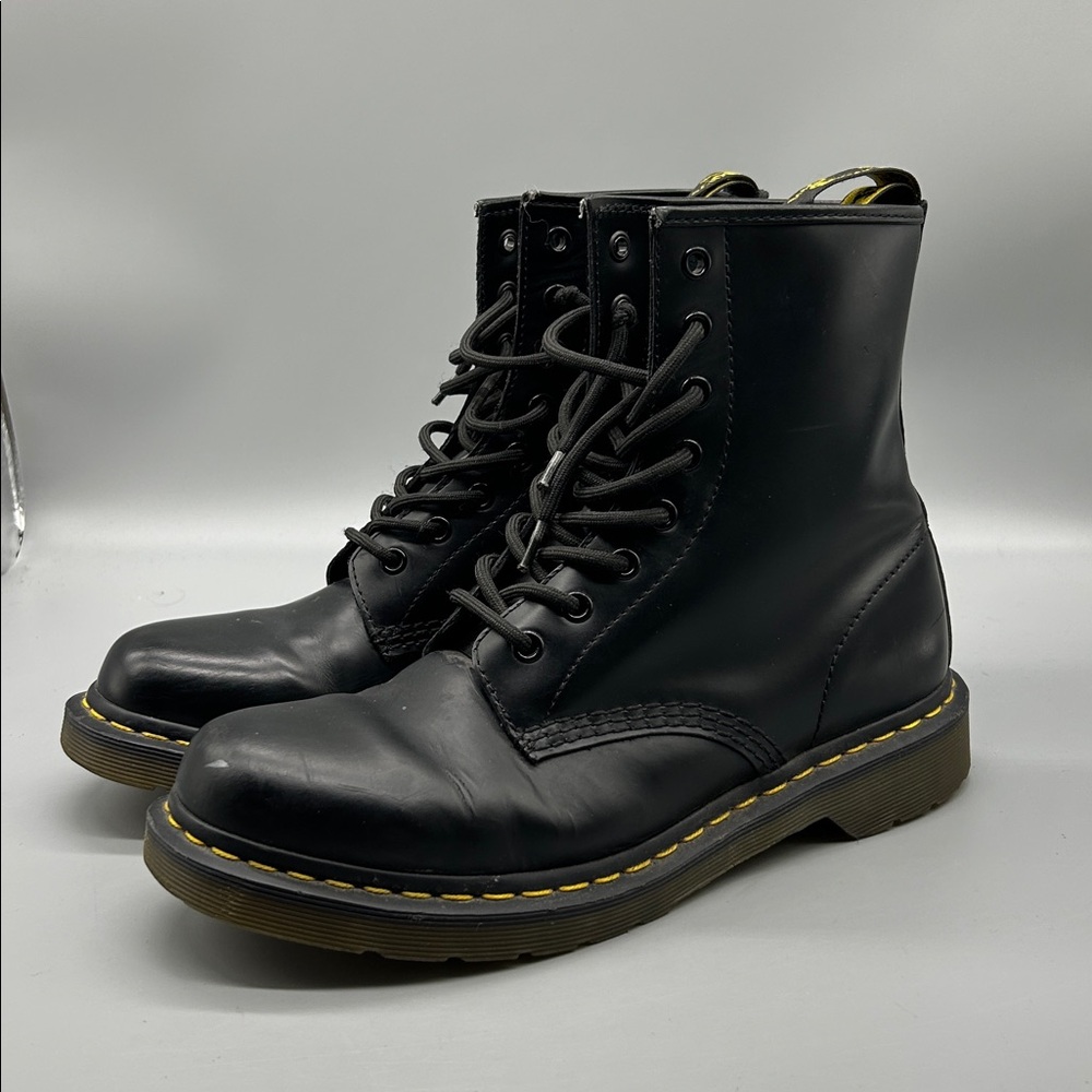 Like new Dr Martin AirWair 11821 Women Hi Leather Boots Black - Picture 2 of 9